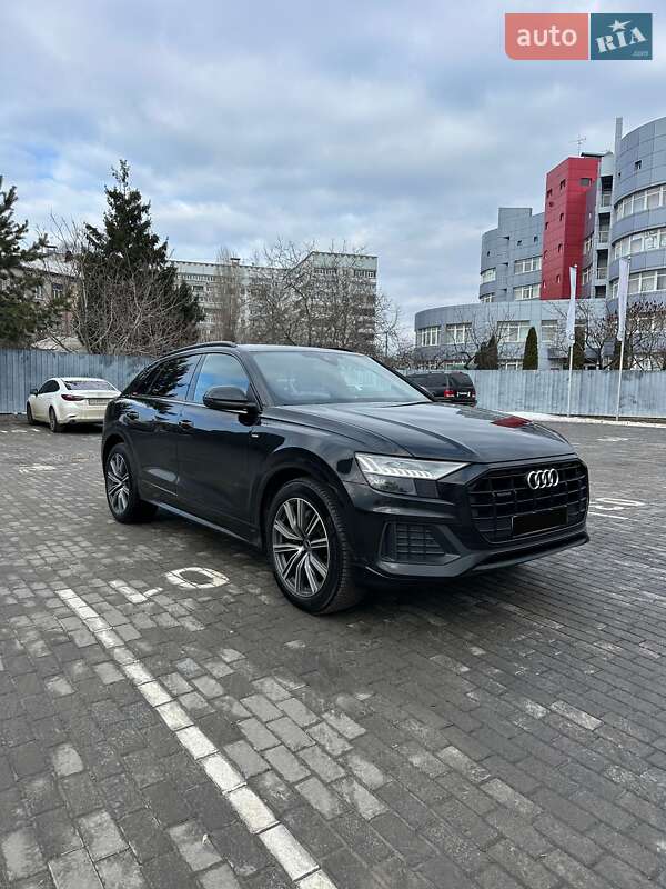 Внедорожник / Кроссовер Audi Q8 2022 в Харькове