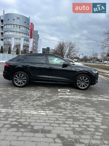 Внедорожник / Кроссовер Audi Q8 2022 в Харькове