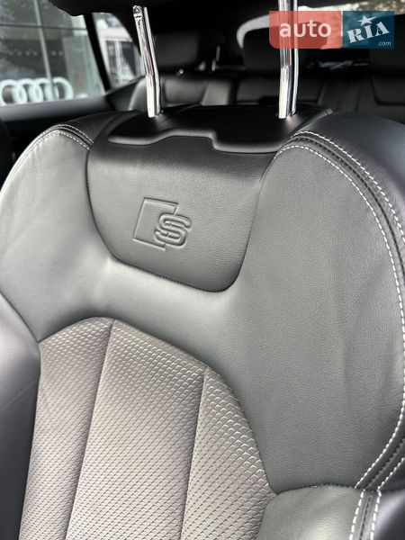 Внедорожник / Кроссовер Audi Q8 2022 в Харькове