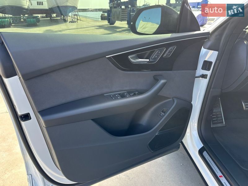 Внедорожник / Кроссовер Audi Q8 2024 в Одессе