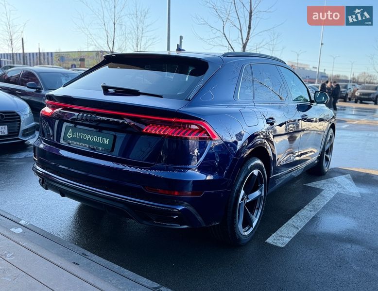 Внедорожник / Кроссовер Audi Q8 2019 в Киеве