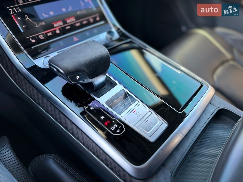 Внедорожник / Кроссовер Audi Q8 2019 в Киеве