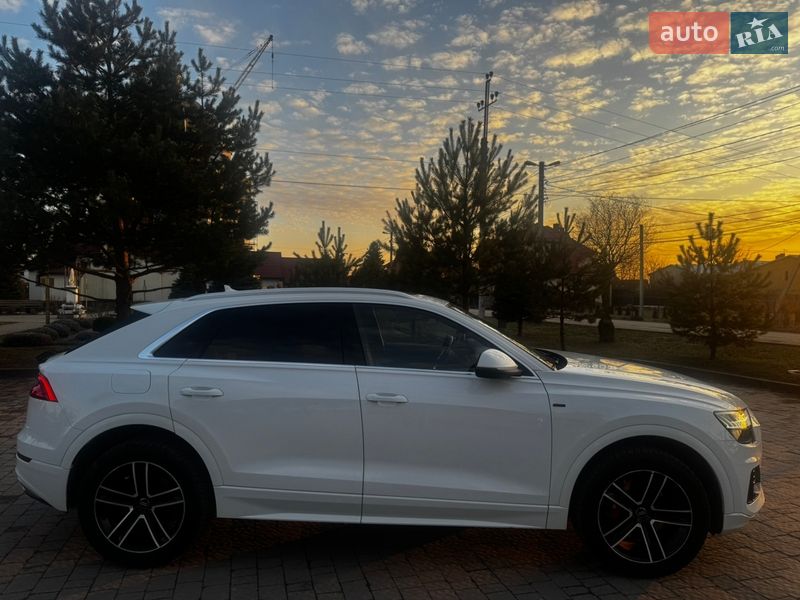 Внедорожник / Кроссовер Audi Q8 2018 в Львове