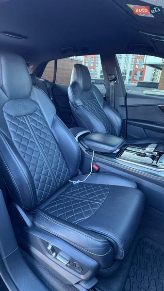 Позашляховик / Кросовер Audi Q8 2020 в Києві