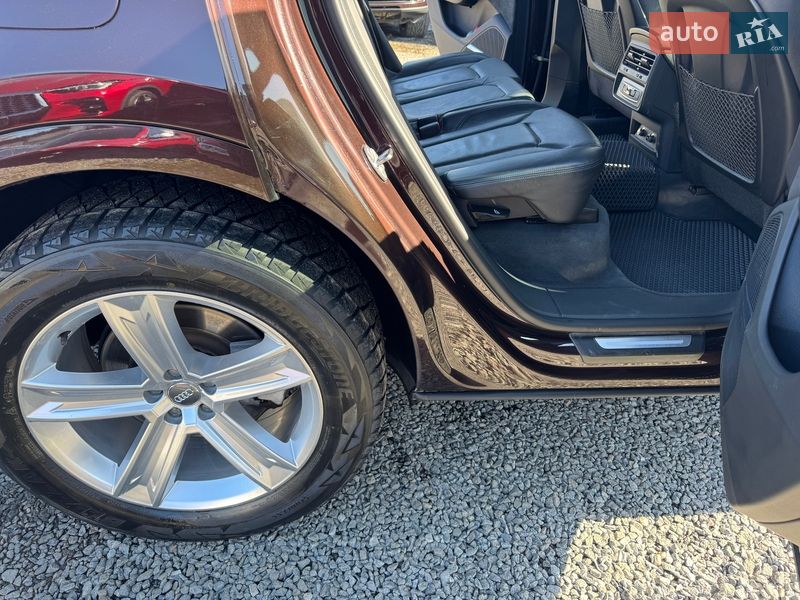 Позашляховик / Кросовер Audi Q8 2019 в Тернополі