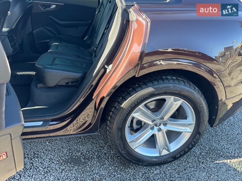 Позашляховик / Кросовер Audi Q8 2019 в Тернополі