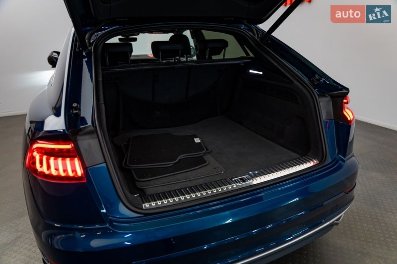 Внедорожник / Кроссовер Audi Q8 2018 в Киеве