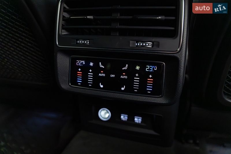 Внедорожник / Кроссовер Audi Q8 2018 в Киеве