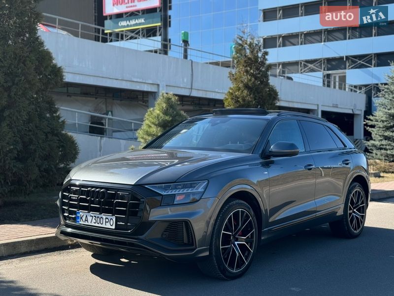 Внедорожник / Кроссовер Audi Q8 2020 в Киеве