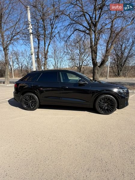 Внедорожник / Кроссовер Audi Q8 2023 в Дубно