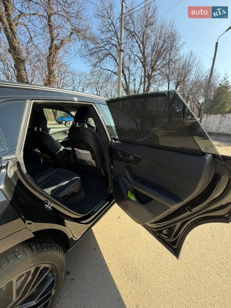 Внедорожник / Кроссовер Audi Q8 2023 в Дубно