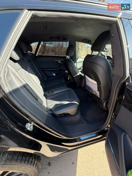 Внедорожник / Кроссовер Audi Q8 2023 в Дубно