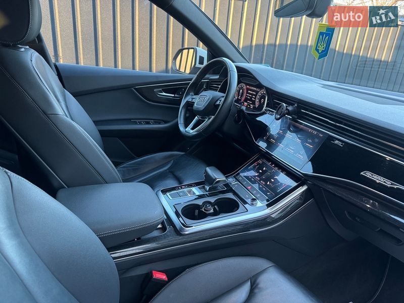 Позашляховик / Кросовер Audi Q8 2018 в Києві