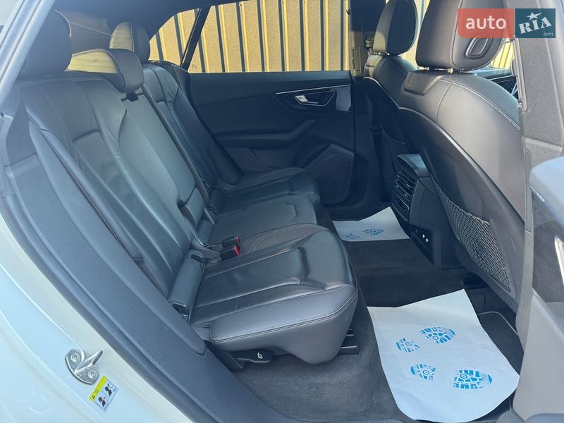 Позашляховик / Кросовер Audi Q8 2018 в Києві
