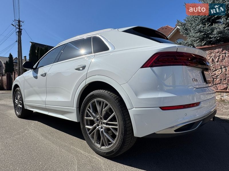 Позашляховик / Кросовер Audi Q8 2018 в Києві