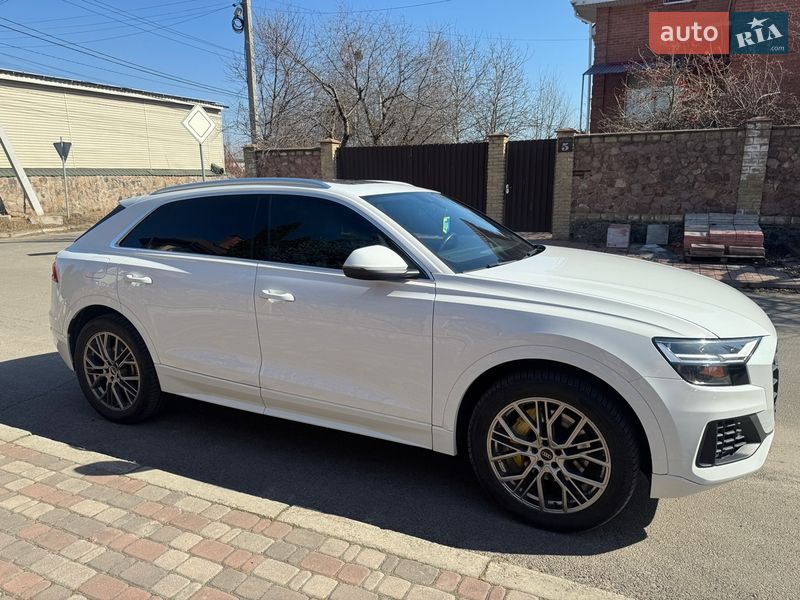 Позашляховик / Кросовер Audi Q8 2018 в Києві