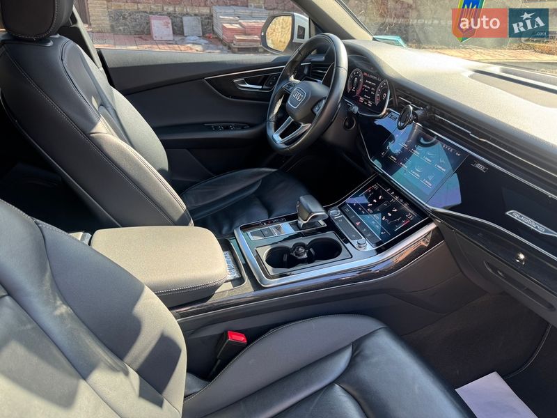 Позашляховик / Кросовер Audi Q8 2018 в Києві