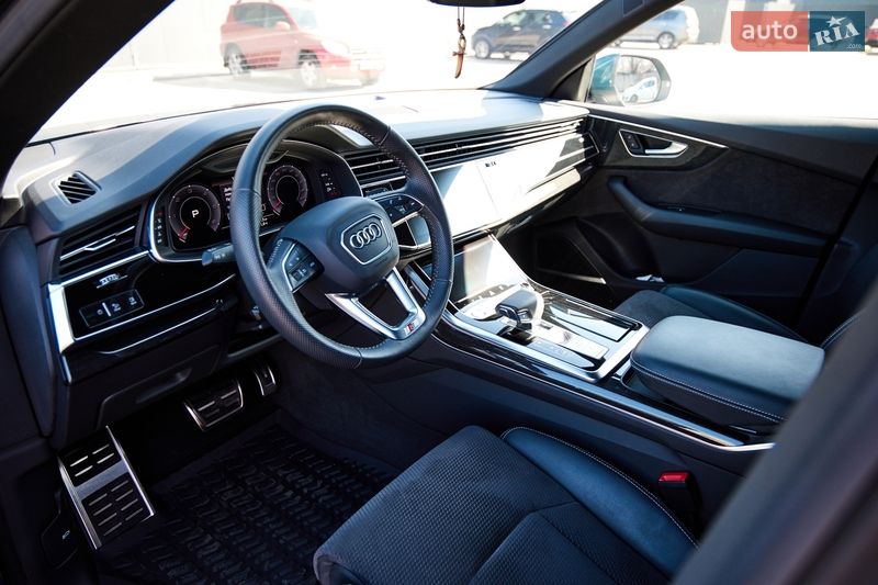 Внедорожник / Кроссовер Audi Q8 2019 в Киеве