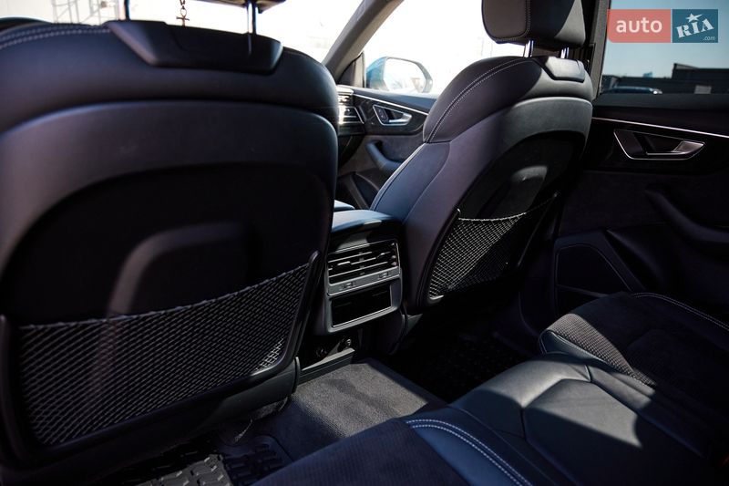 Внедорожник / Кроссовер Audi Q8 2019 в Киеве