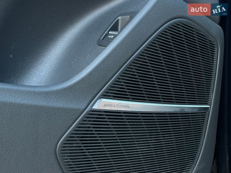 Позашляховик / Кросовер Audi Q8 2020 в Ужгороді