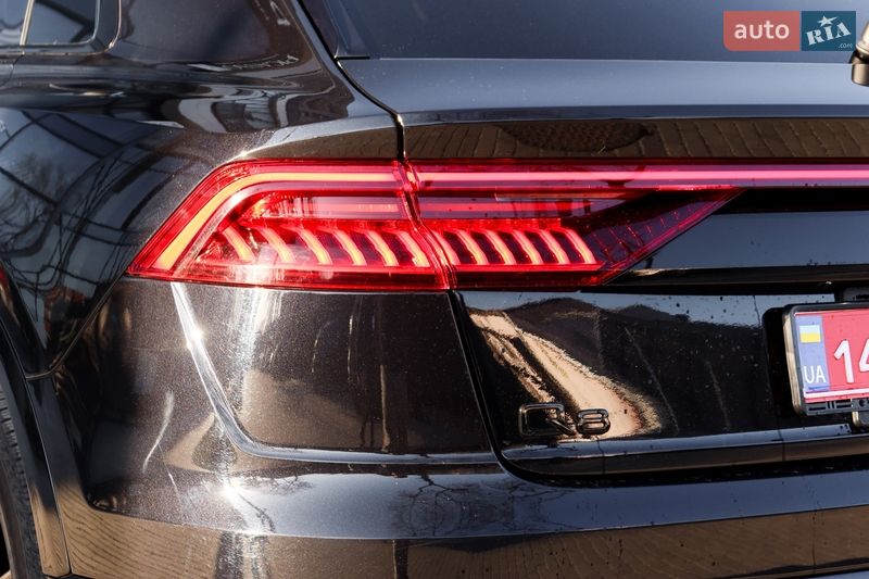 Позашляховик / Кросовер Audi Q8 2020 в Ужгороді