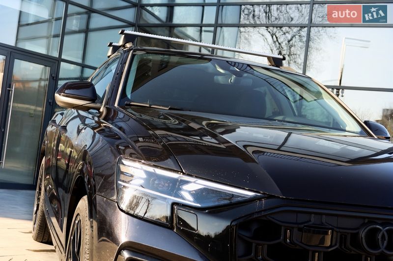 Позашляховик / Кросовер Audi Q8 2020 в Ужгороді