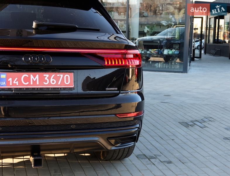 Позашляховик / Кросовер Audi Q8 2020 в Ужгороді