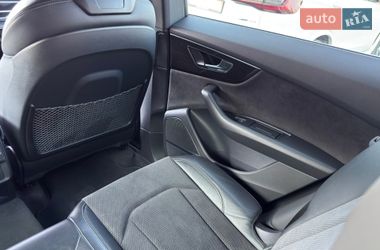 Внедорожник / Кроссовер Audi Q8 2021 в Черновцах