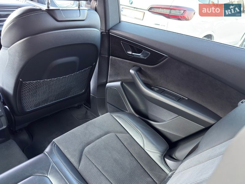 Внедорожник / Кроссовер Audi Q8 2021 в Черновцах