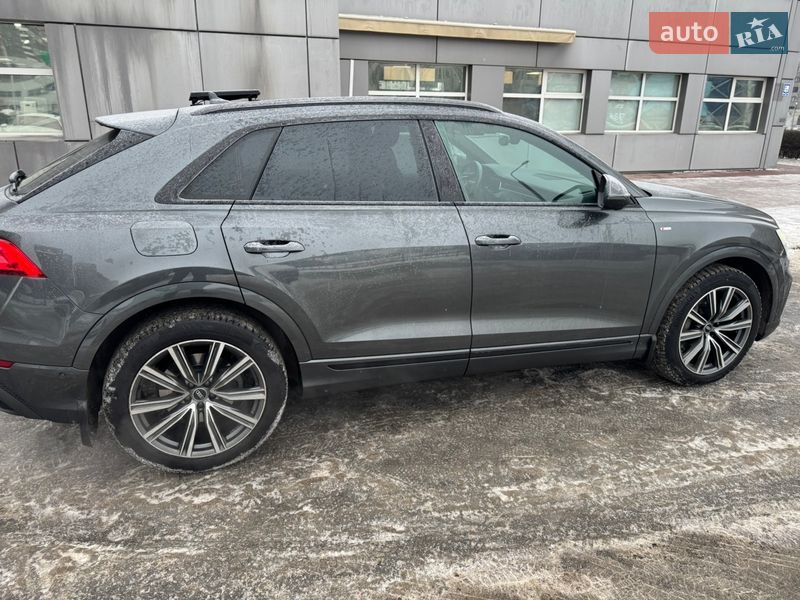 Внедорожник / Кроссовер Audi Q8 2020 в Киеве