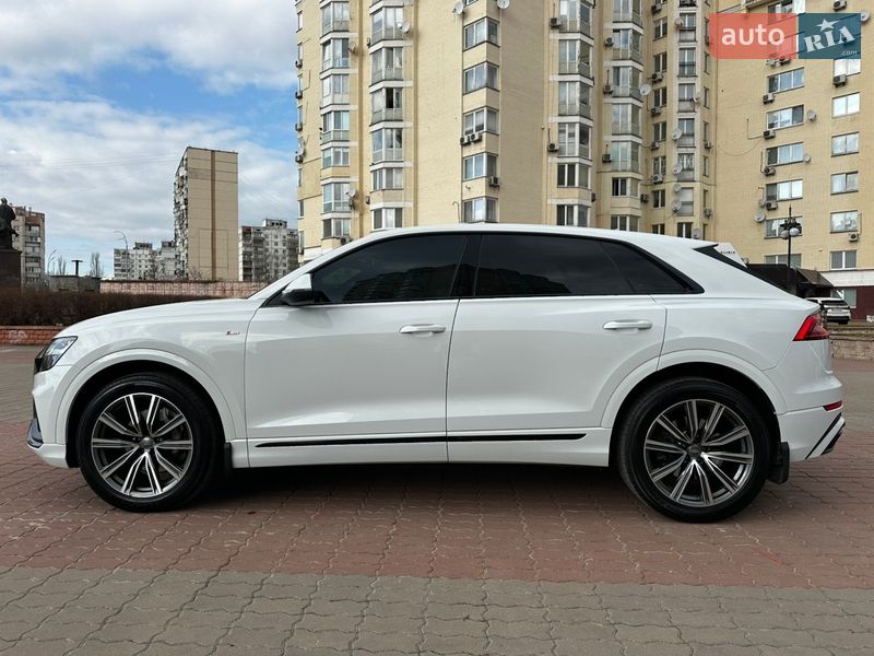 Внедорожник / Кроссовер Audi Q8 2019 в Киеве