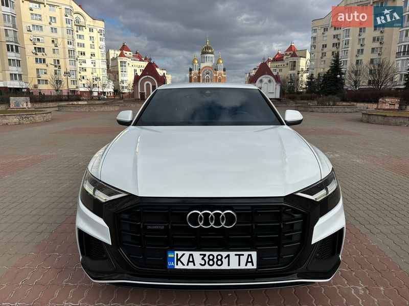 Внедорожник / Кроссовер Audi Q8 2019 в Киеве