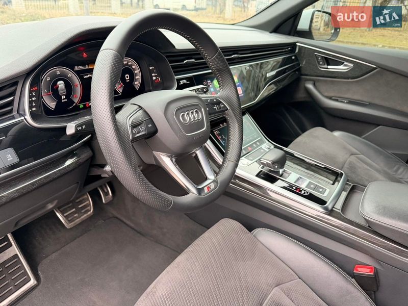 Внедорожник / Кроссовер Audi Q8 2019 в Киеве