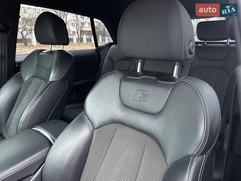 Внедорожник / Кроссовер Audi Q8 2019 в Киеве