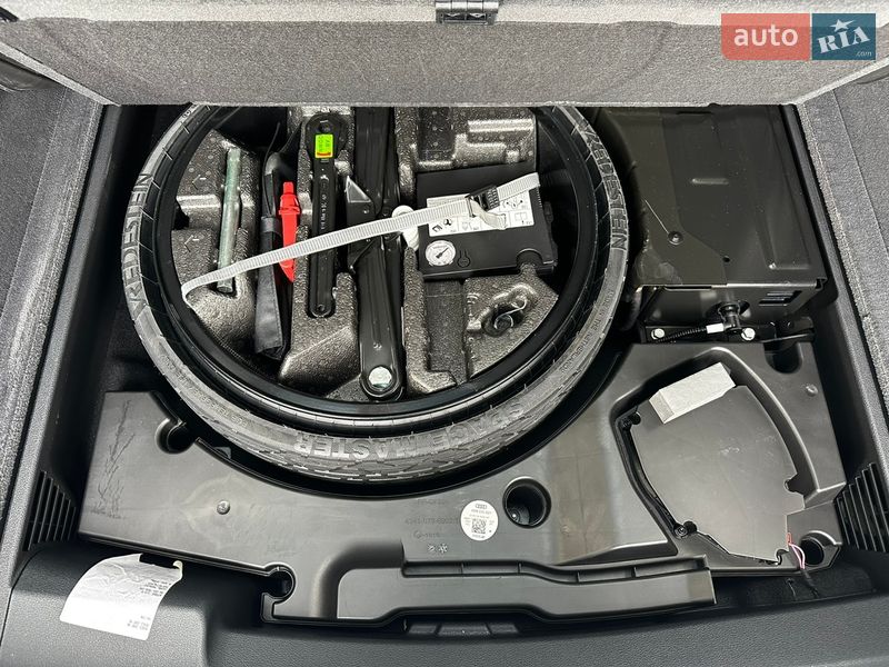 Внедорожник / Кроссовер Audi Q8 2019 в Киеве