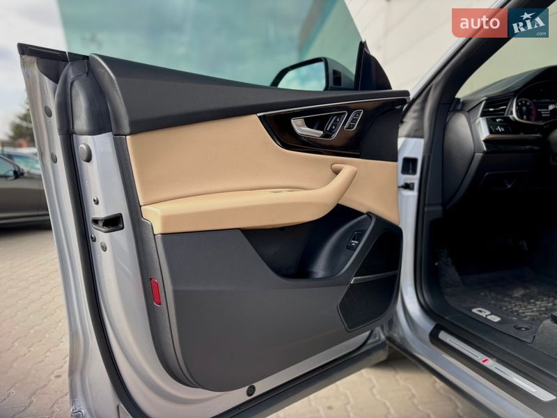 Внедорожник / Кроссовер Audi Q8 2020 в Киеве