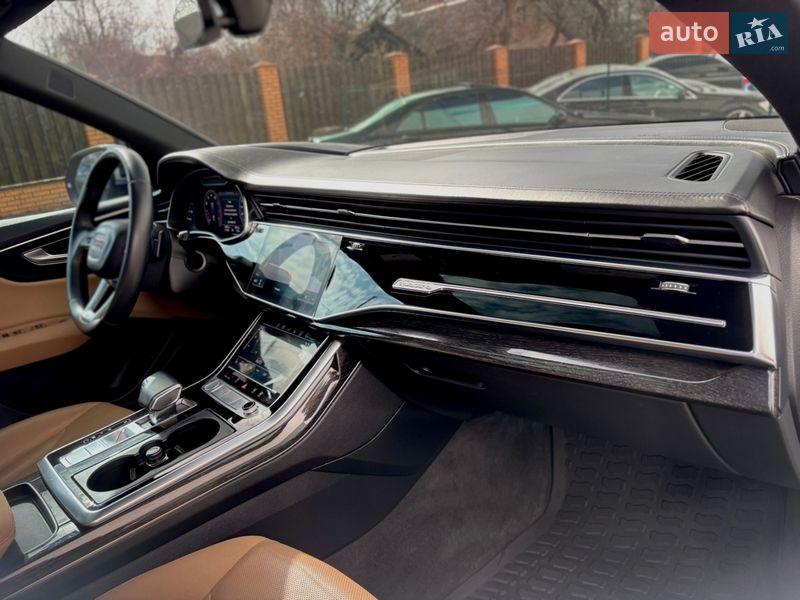 Внедорожник / Кроссовер Audi Q8 2020 в Киеве