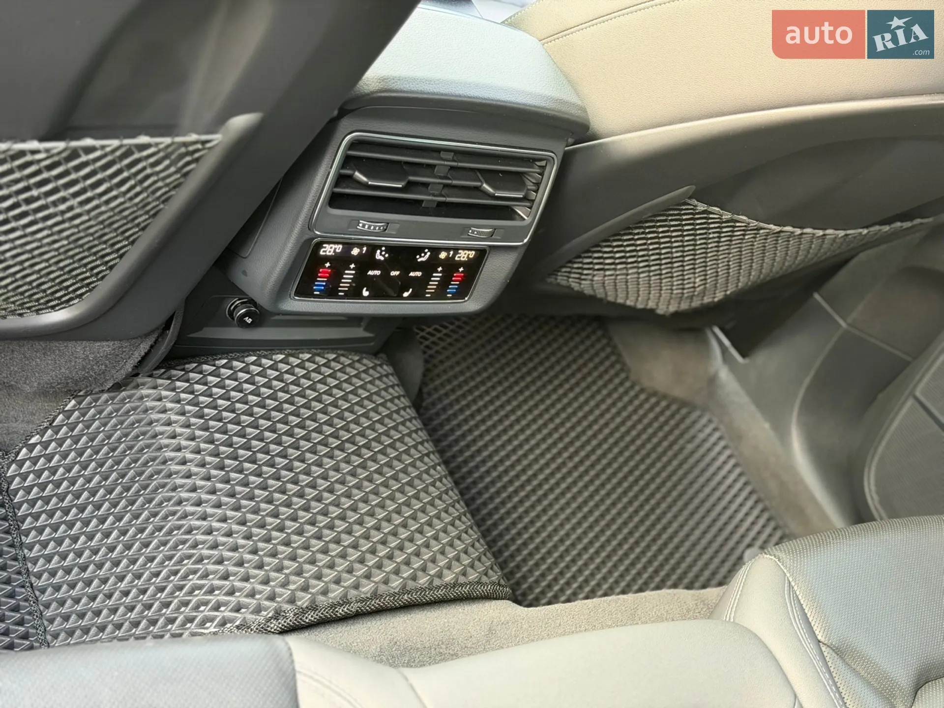2019 Audi Q8 - мініатюра 16