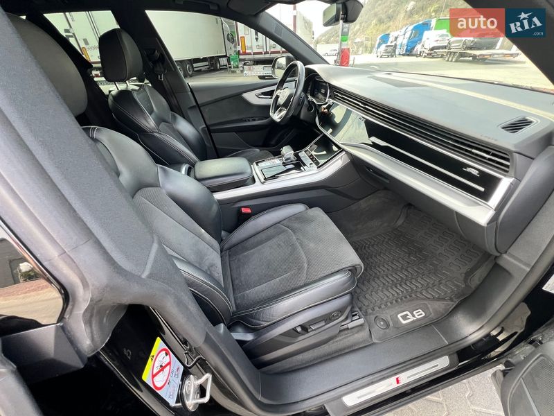 Позашляховик / Кросовер Audi Q8 2020 в Мукачевому
