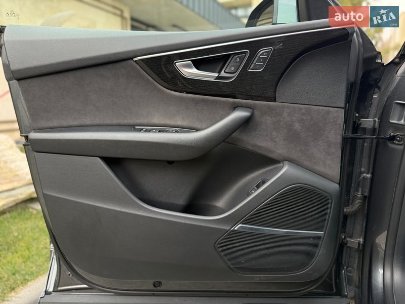 Позашляховик / Кросовер Audi Q8 2018 в Львові