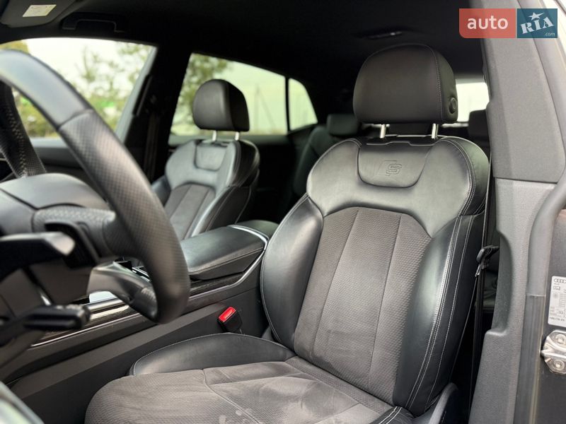 Позашляховик / Кросовер Audi Q8 2018 в Львові