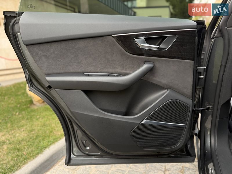 Позашляховик / Кросовер Audi Q8 2018 в Львові