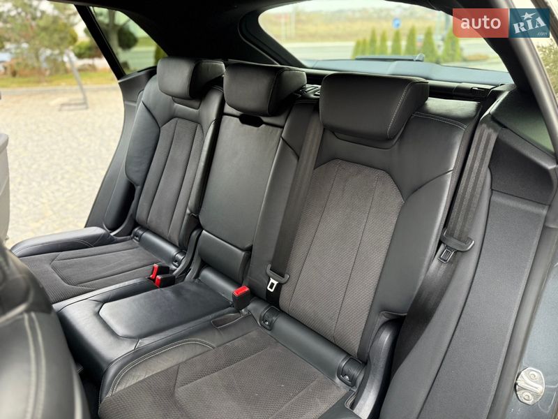 Позашляховик / Кросовер Audi Q8 2018 в Львові