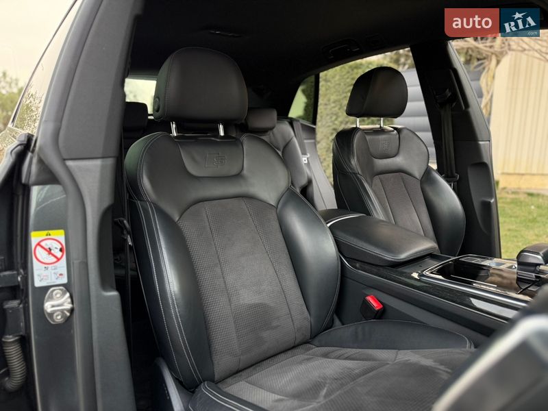 Позашляховик / Кросовер Audi Q8 2018 в Львові