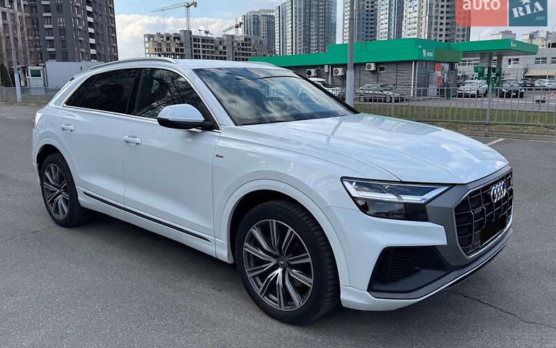 Внедорожник / Кроссовер Audi Q8 2018 в Киеве