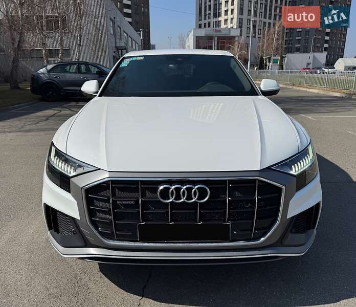 Внедорожник / Кроссовер Audi Q8 2019 в Киеве