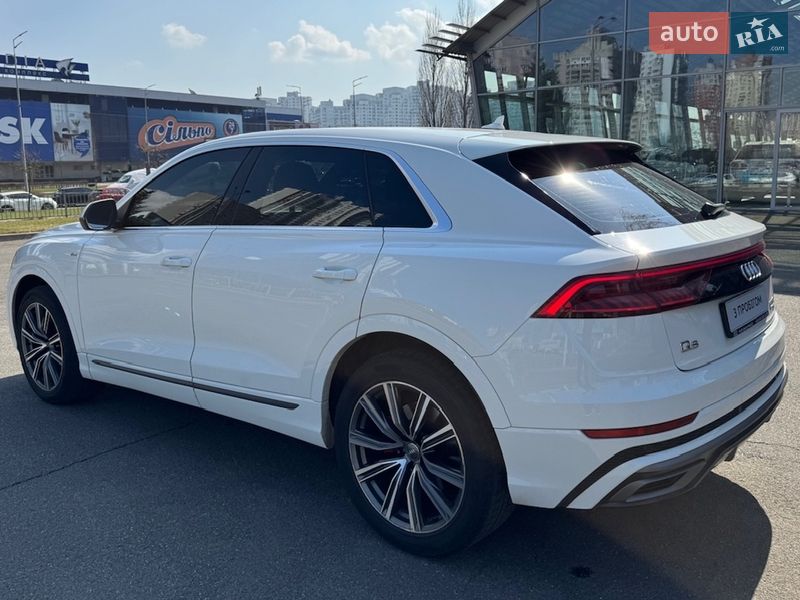 Внедорожник / Кроссовер Audi Q8 2019 в Киеве