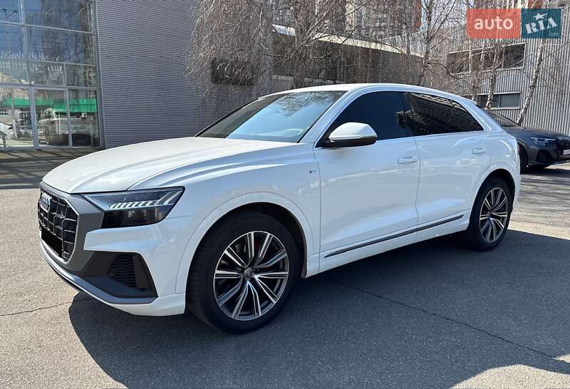 Внедорожник / Кроссовер Audi Q8 2019 в Киеве