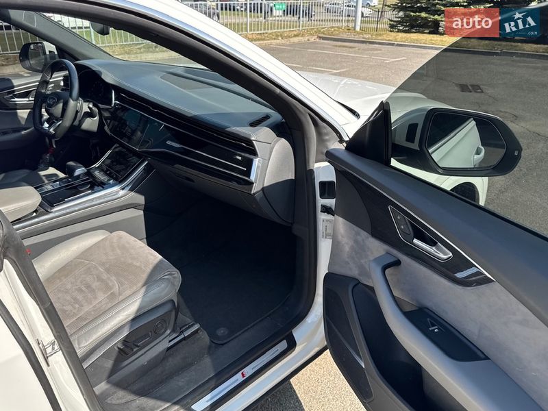 Внедорожник / Кроссовер Audi Q8 2019 в Киеве