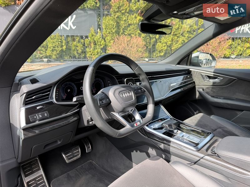 Внедорожник / Кроссовер Audi Q8 2018 в Киеве